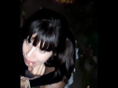 ❤️ Na rua, o pênis inchado em troca de doces ❤️❌ Porno russo em nós ️❤
