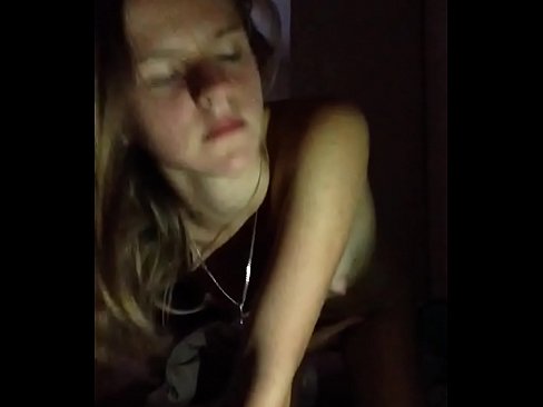 ❤️ Uma garota se masturba e se ejacula ❤️❌ Porno russo em nós ️❤
